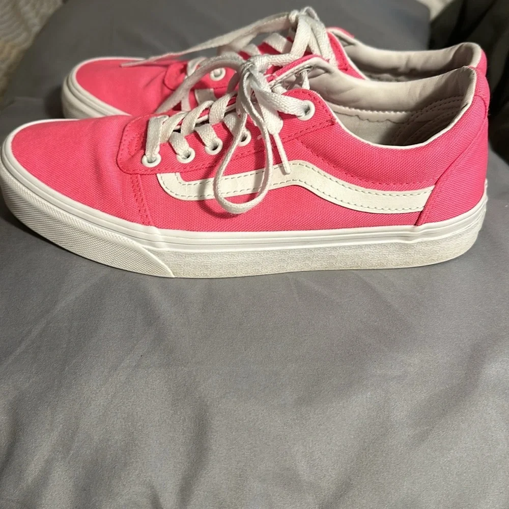 Vans - Picture 2 of 4